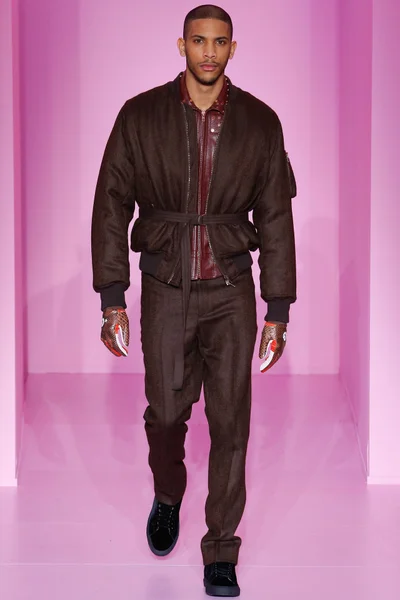 Look 50